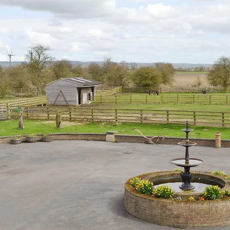 Swallows Barn * Rillington